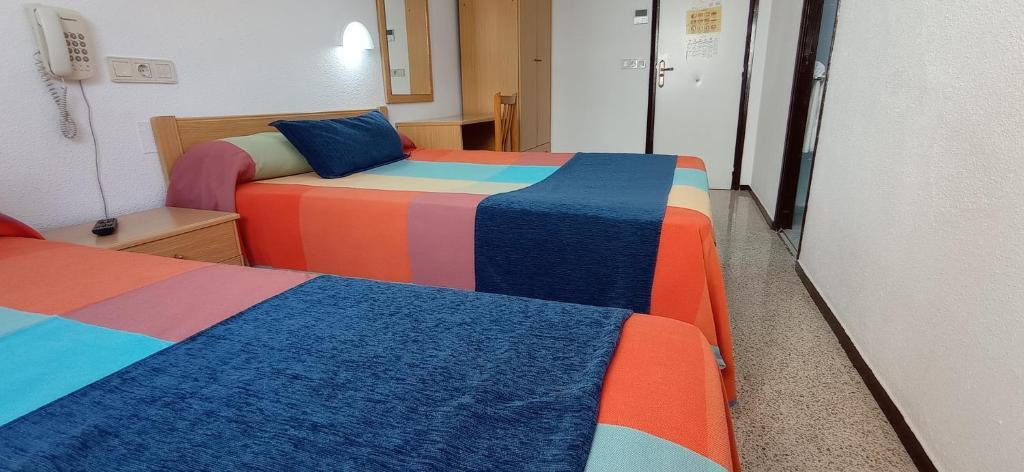 Hostal El Mercat Вилахойоса Екстериор снимка